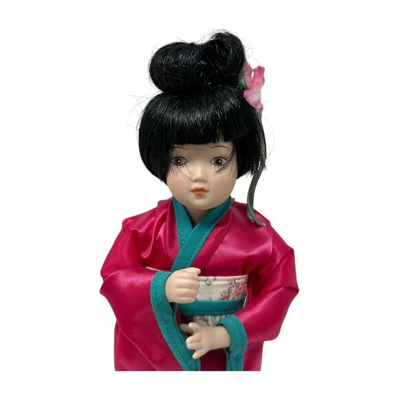 Japanese Geisha Akiko Porcelain Doll In Pink Kimono With Floral Obi & Stand - Picture 5 of 12